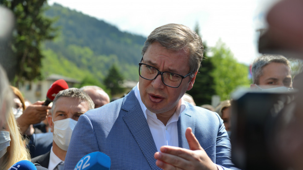 Vučić: Nisam pročitao novi non-pejper, borićemo se da sačuvamo manastire