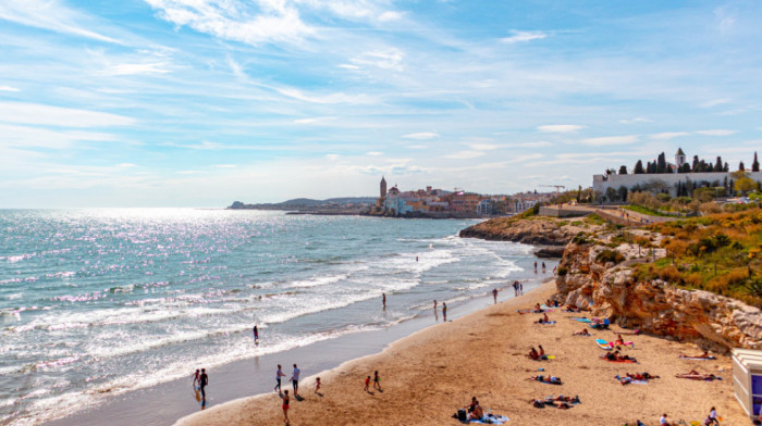 "Porez" na opuške: Duvanske kompanije će plaćati čišćenje ulica i plaža u Španiji