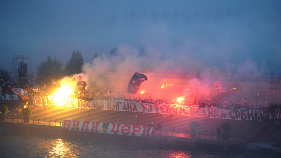 Tuča kod Beton hale -  privedeno više od 100 navijača Crvene zvezde i Partizana, ima povređenih