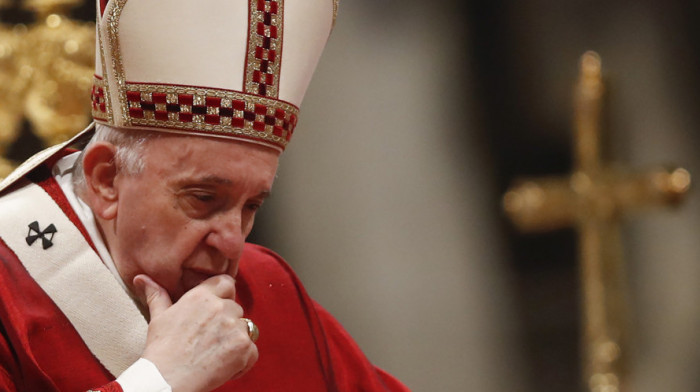 Papa: Tužan sam i posramljen zbog zlostavljanja dece