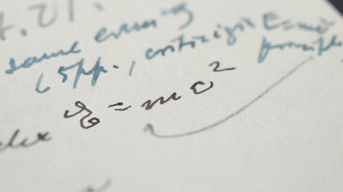 Ajnštajnovo pismo sa čuvenom jednačinom prodato za 1,2 miliona dolara, prodavci nisu to očekivali