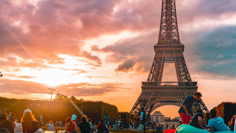 Francuska pooštrava epidemiološke mere i za turiste