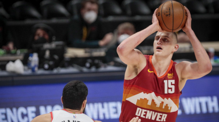 Jokić sa 38 poena vodio Denver do pobede i izjednačenja u seriji