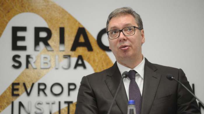 Vučić: Zaposlićemo 100 mladih Roma u javnoj administraciji