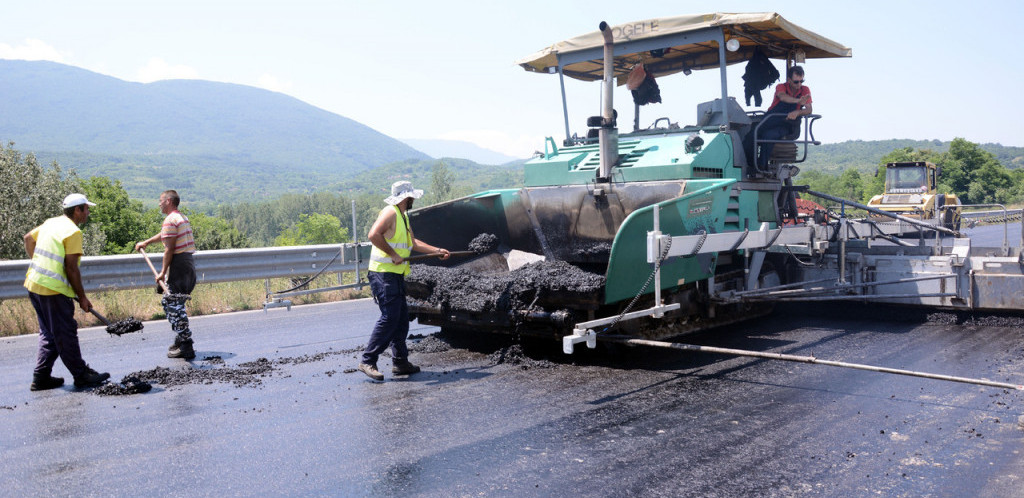 Momirović:  Gradimo i projektujemo 1.020 kilometara auto-puteva