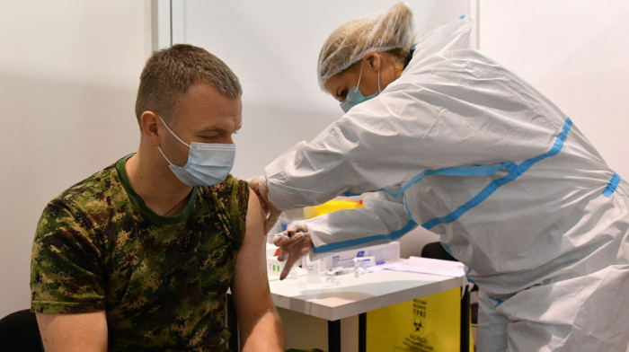 Vojni sindikat: Zaštitnik građana naložio poništavanje naredbe o obaveznoj vakcinaciji u Vojsci