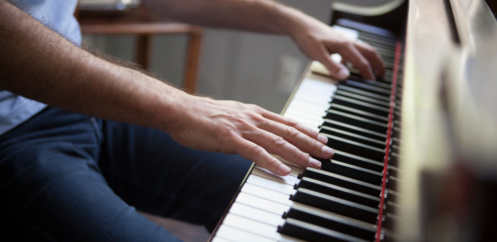 Niški sud presudio u slučaju mladog pijaniste, komšija ga više od 100 puta prijavio zbog sviranja klavira
