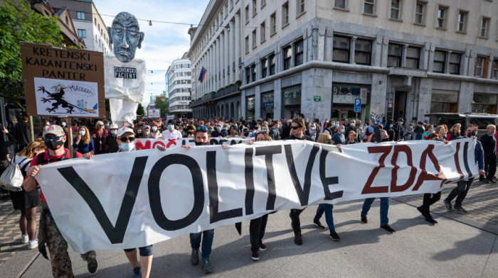 Veliki protest u Ljubljani, demonstranti zahtevaju vanredne izbore