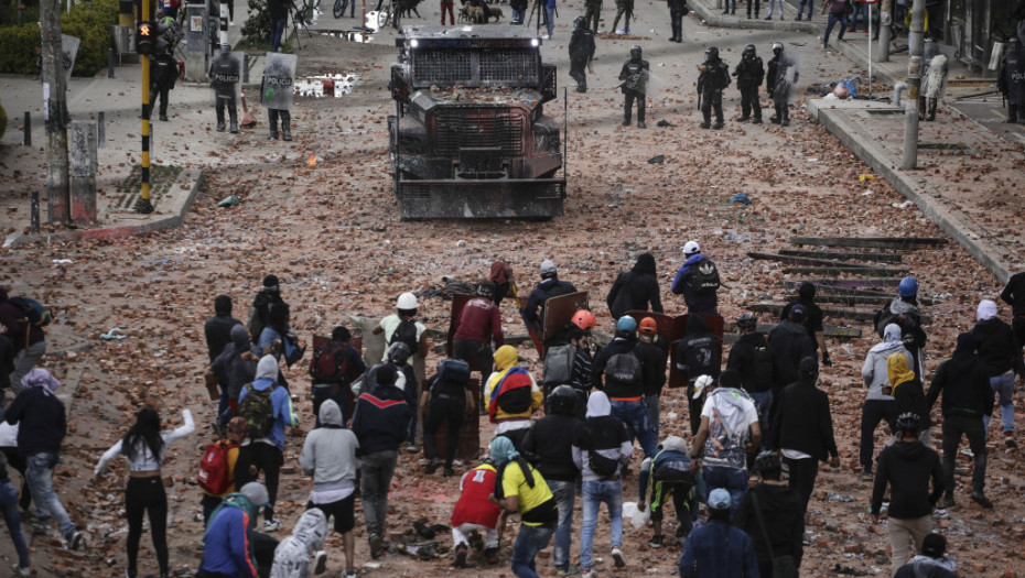 Haos na protestima u Kolumbiji, ima poginulih - predsednik šalje vojsku