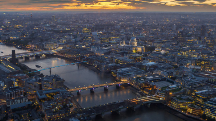 Treća runda britanskih sankcija Moskvi: London najavljuje povećanje tarifa na uvoz platine i paladijuma iz Rusije