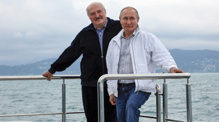 Putin i Lukašenko otišli zajedno na izlet brodom