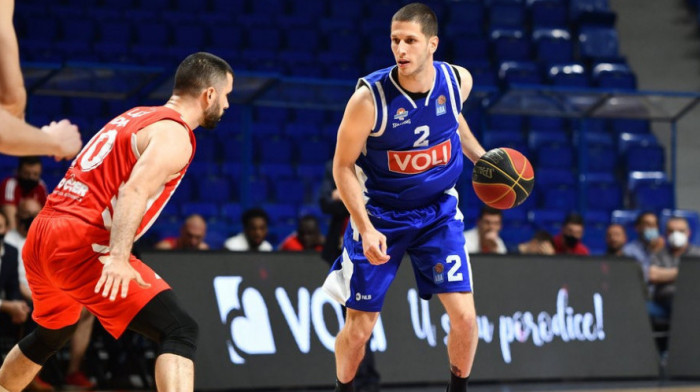 Informacija iz Grčke: Nikola Ivanović prelazi iz Budućnosti u Partizan