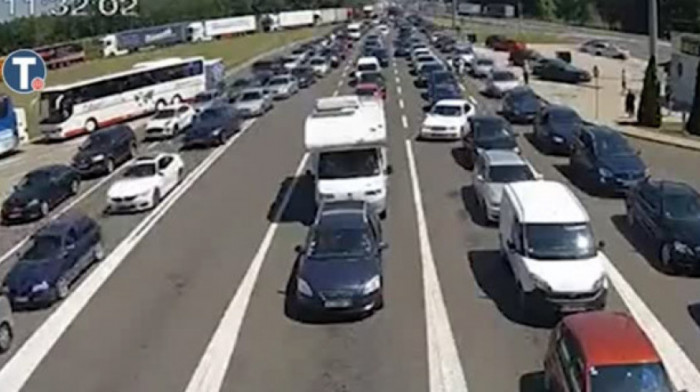 Gužve na ulasku u Srbiju, kolone vozila na granici s Mađarskom