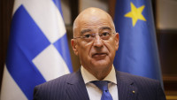 Šef grčke diplomatije sutra razgovara sa Lajčakom