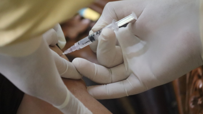 Novo istraživanje: Bezbedno uporedo primanje vakcina protiv kovida i gripa