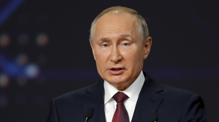 Putin: Nazvati Ruse neautohtonim narodom u Ukrajini je smešno i glupo