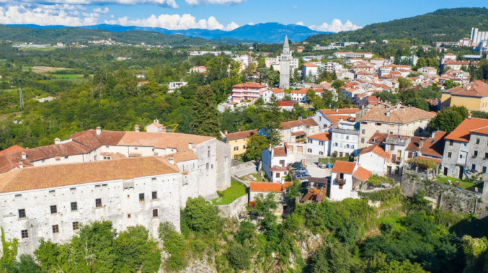 U Istri svaku drugu prodatu nekretninu kupili stranci