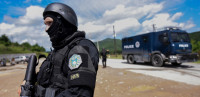 Filmska pljačka na Kosovu: Pucano na vozilo za transport novca, blokiran put Priština-Gnjilane