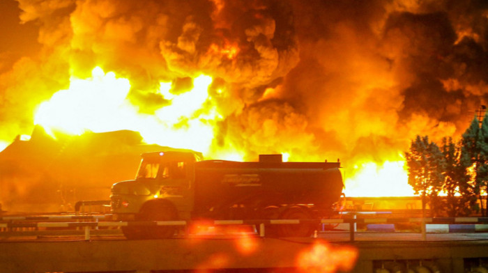 Požar u skladištu najveće rafinerije nafte u Indoneziji, evakuisano oko 80 ljudi