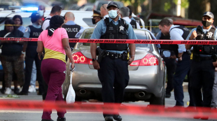 Serija masovnih pucnjava u SAD tokom vikenda, u Čikagu ubijeno petoro, ranjeno 40 osoba