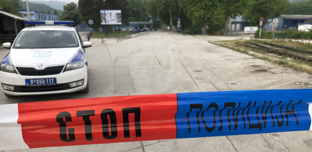 Uhapšen muškarac u Beočinu, zatvorio se u stan sa ženom i detetom i pretio da će aktivirati bombu