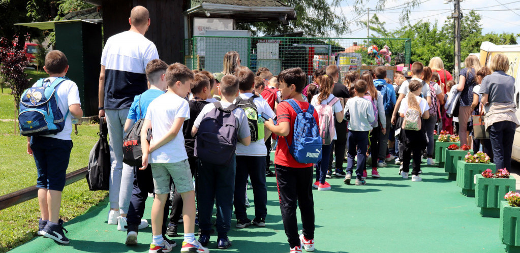 Ministarstvo prosvete: Školske ekskurzije od sutra samo u Srbiji