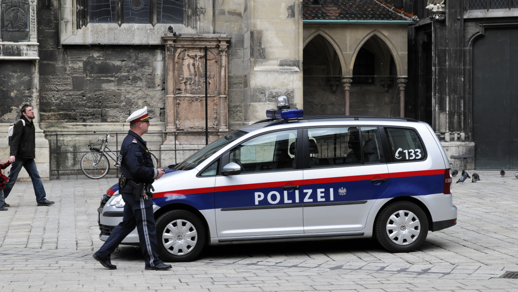 Muškarac u Austriji držao beživotno telo majke u podrumu godinu dana, kako bi primao njenu penziju