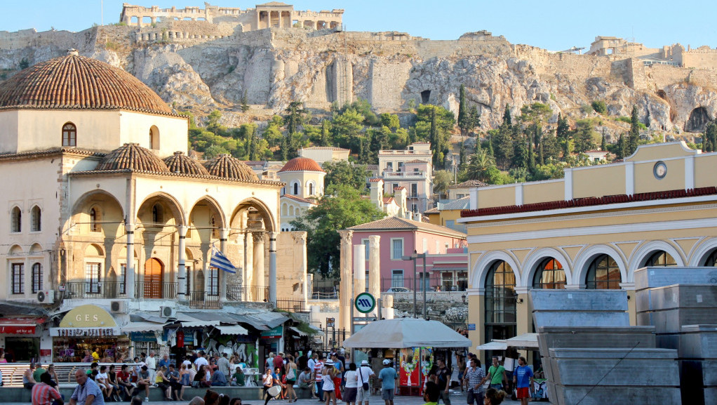 Grčka ublažava mere, policijski čas skraćen za sat vremena