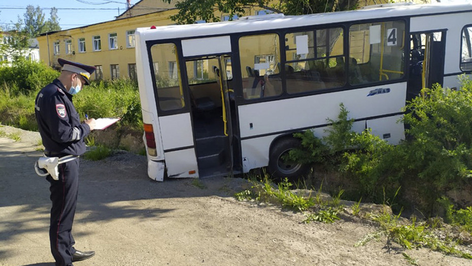 Teška saobraćajna nesreća u Rusiji - poginulo šestoro, a povređeno 15 ljudi