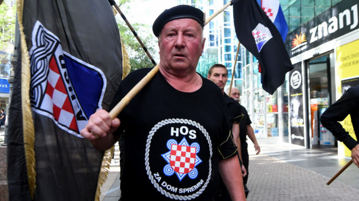 Na Autobuskoj stanici u Zagrebu: ustaški simboli i poruka "Ubi Srbina"
