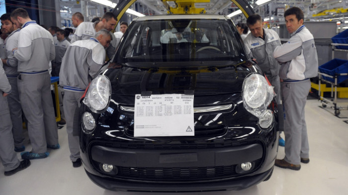 Radnici fabrike Fijat Krajsler dobili 13. platu, čekaju novi hibridni model 500L