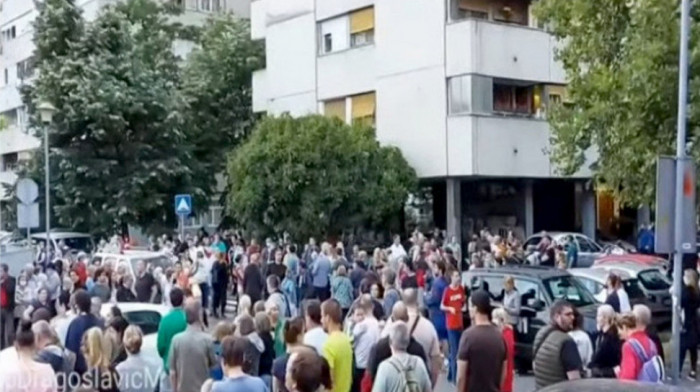 Stanovnici Bloka 37 iz Novog Beograda ne odustaju od svojih zahteva