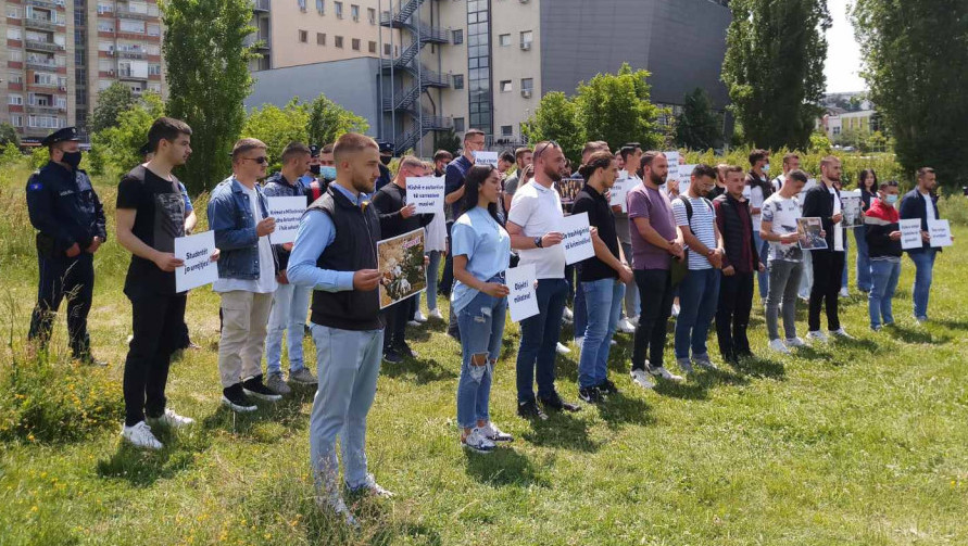 EU povodom protesta u Prištini: Vlast da održava red i mir