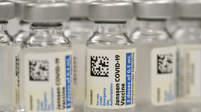 Šezdeset miliona doza vakcine Džonson i Džonson ne može da se koristi, SAD imaju novi plan za donacije