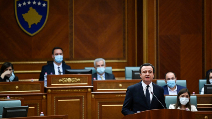 Burna sednica u prištinskom parlamentu, opozicija optužila Kurtija da se krije i beži od Srbije