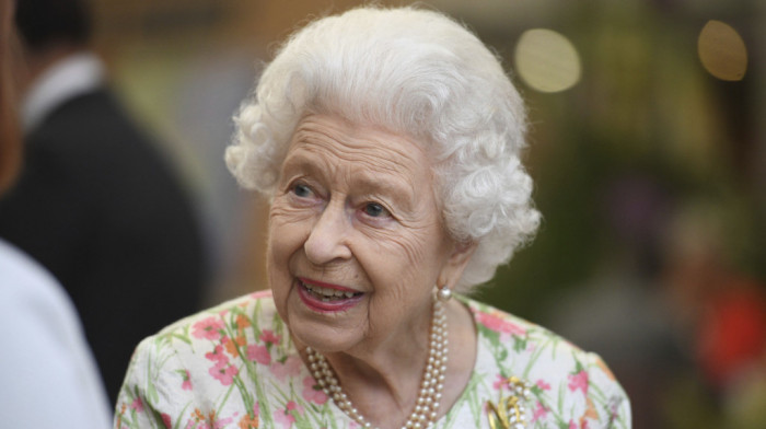 Kraljica Elizabeta II zbog zdravstvenog stanja otkazala putovanje u Severnu Irsku: Lekari joj savetuju odmor
