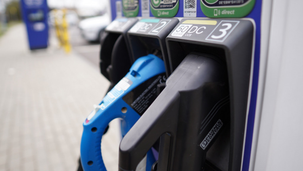 Slovenija ponovo uvodi regulisane cene goriva