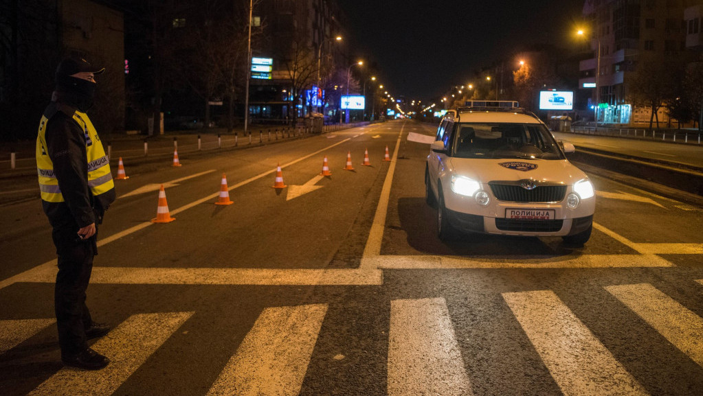 Incident u Prilepu: Kombijem pokušao da pregazi komunalne inspektore, policija pucala u gume vozila