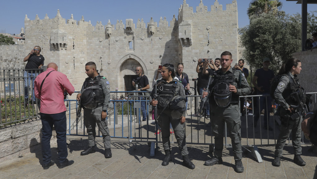 Tenzije u Jerusalimu, u sukobima Palestinaca i policije uhapšeno 17 osoba