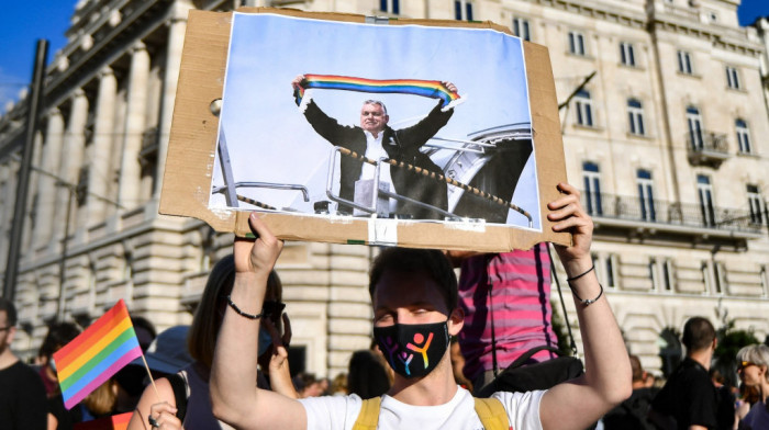 Protest u Mađarskoj, demonstranti traže od predsednika da poništi anti-LGBT zakon