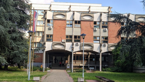 Privedena osumnjičena koja je narodnom poslaniku uputila pretnje
