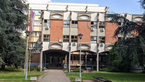 Muškarac (46) priznao da je polno uznemiravao maloletnicu u Beogradu, osuđen na uslovnu kaznu zatvora