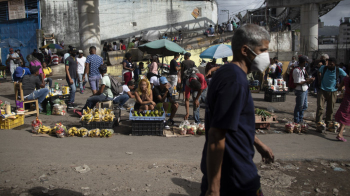 Hrane u izobilju, ali nema ko da je kupi: Glad je ponovo zakucala na vrata stanovnika Venecuele