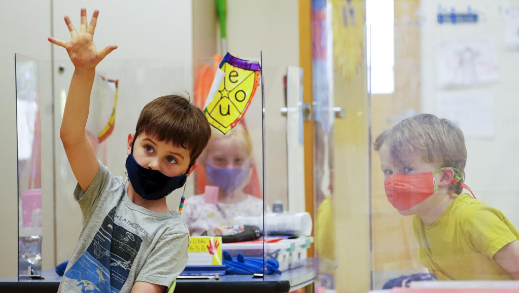 Batut podseća na mere u školama: Maske, fizička distanca, provetravanje prostorija