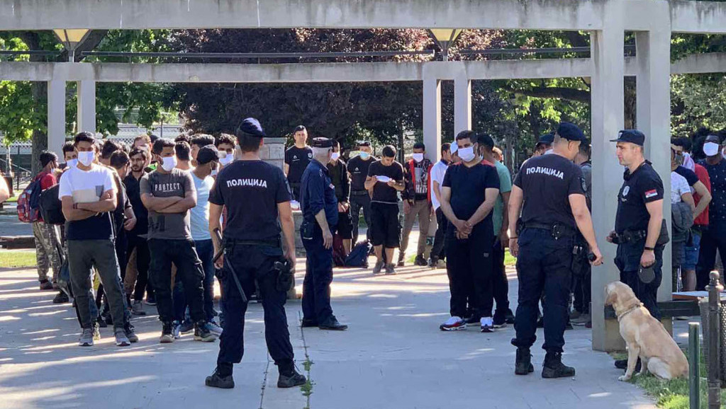 Policija sprovela 84 migranta u prihvatni centar