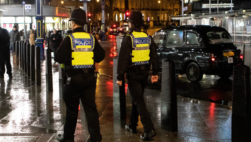 Dva policajca  povređena u napadu nožem u Londonu, napadač uhapšen