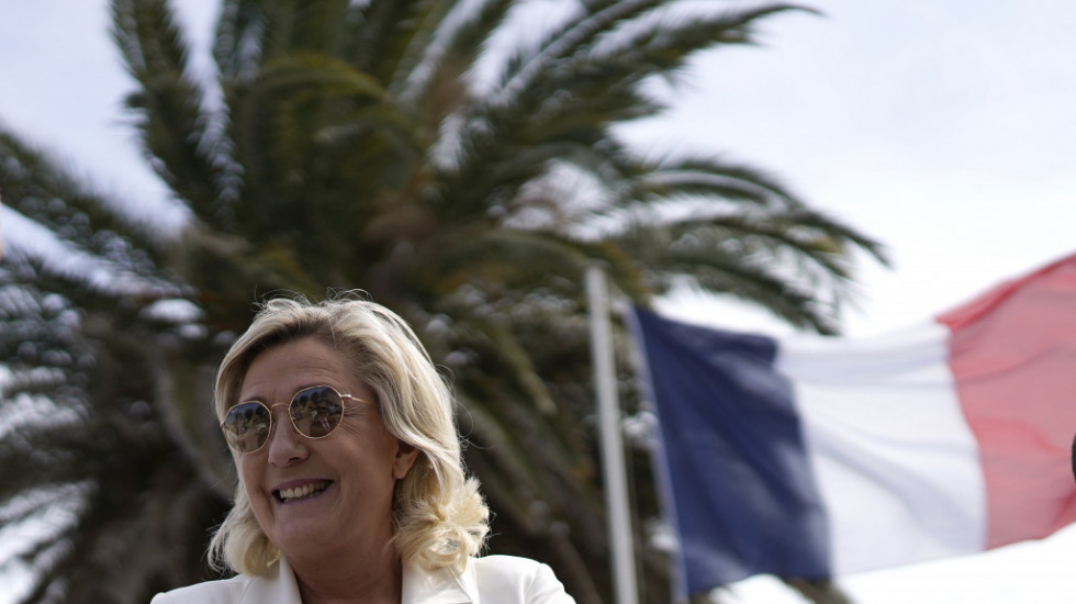 Rekordno niska izlaznost i poraz krajnje desnice, regionalni izbori srušili nade Marin le Pen?