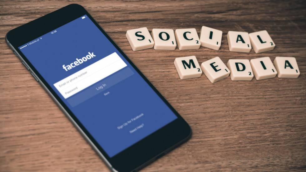 Fejsbuk više neće dozvoljavati oglašivačima da usmeravaju kampanje na tinejdžere