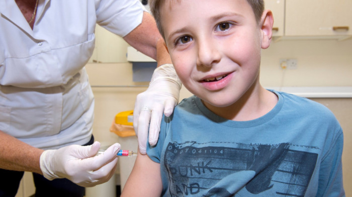EMA počela procenu upotrebe Modernine vakcine za decu od šest do 11 godina