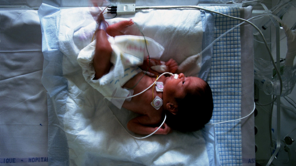 Rođena sa 212 grama - najmanja beba na svetu posle 13 meseci lečenja iz bolnice otišla kući